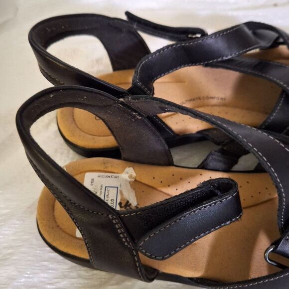 Clark's Collection Women's Sandals Ultimate Comfort Strappy Low Heel NWT  9.5 - Picture 3 of 12